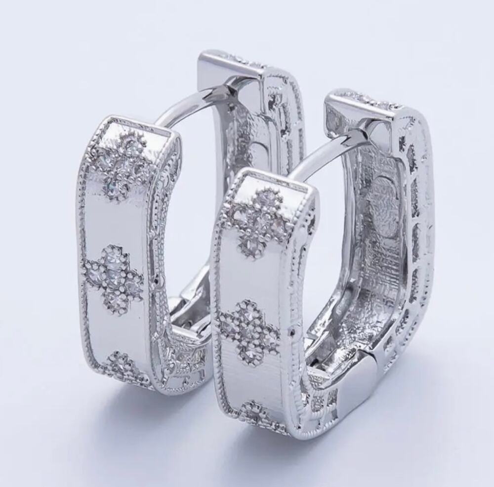 14K Gold Filled 19.5mm Flower Cz Square Hoop Earrings in Gold